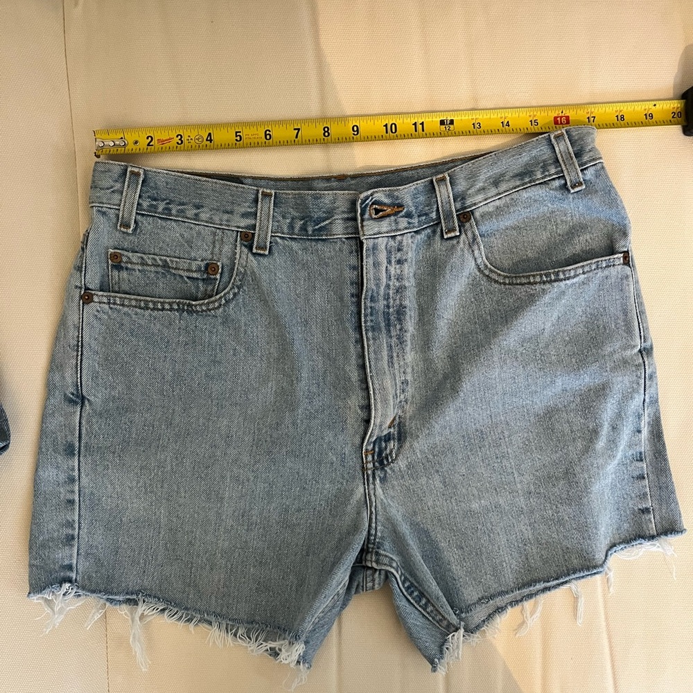 Vintage Levi’s 505 light wash denim shorts